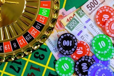 Multi-camera view of live dealer table