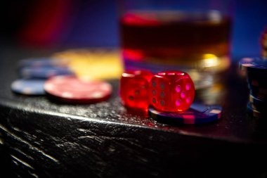 hantu mobile app showing Ikan Hoki table with live dealer and chat